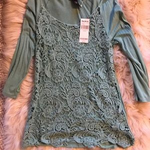 Daytrip Large Lace Shirt from Buckle. 3/4 sleeves
